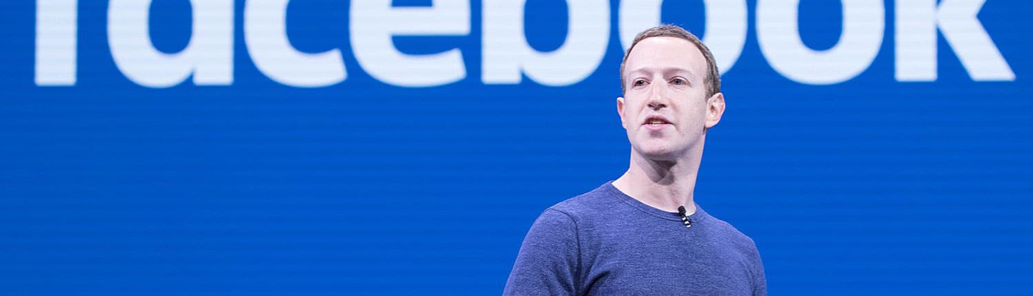 Steve jobs coltrui of Zuckersberg's t-shirt